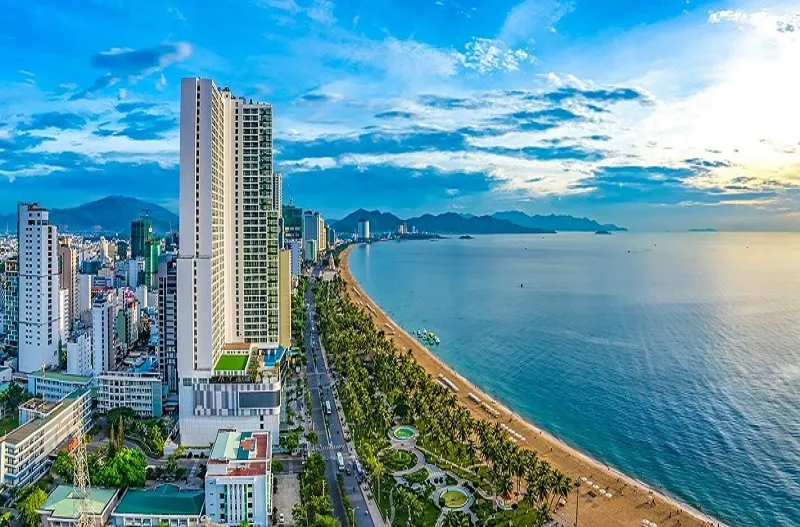 Tiềm Năng và Xu Hướng Bất Động Sản Cao Cấp Ven Biển Việt Nam 2025